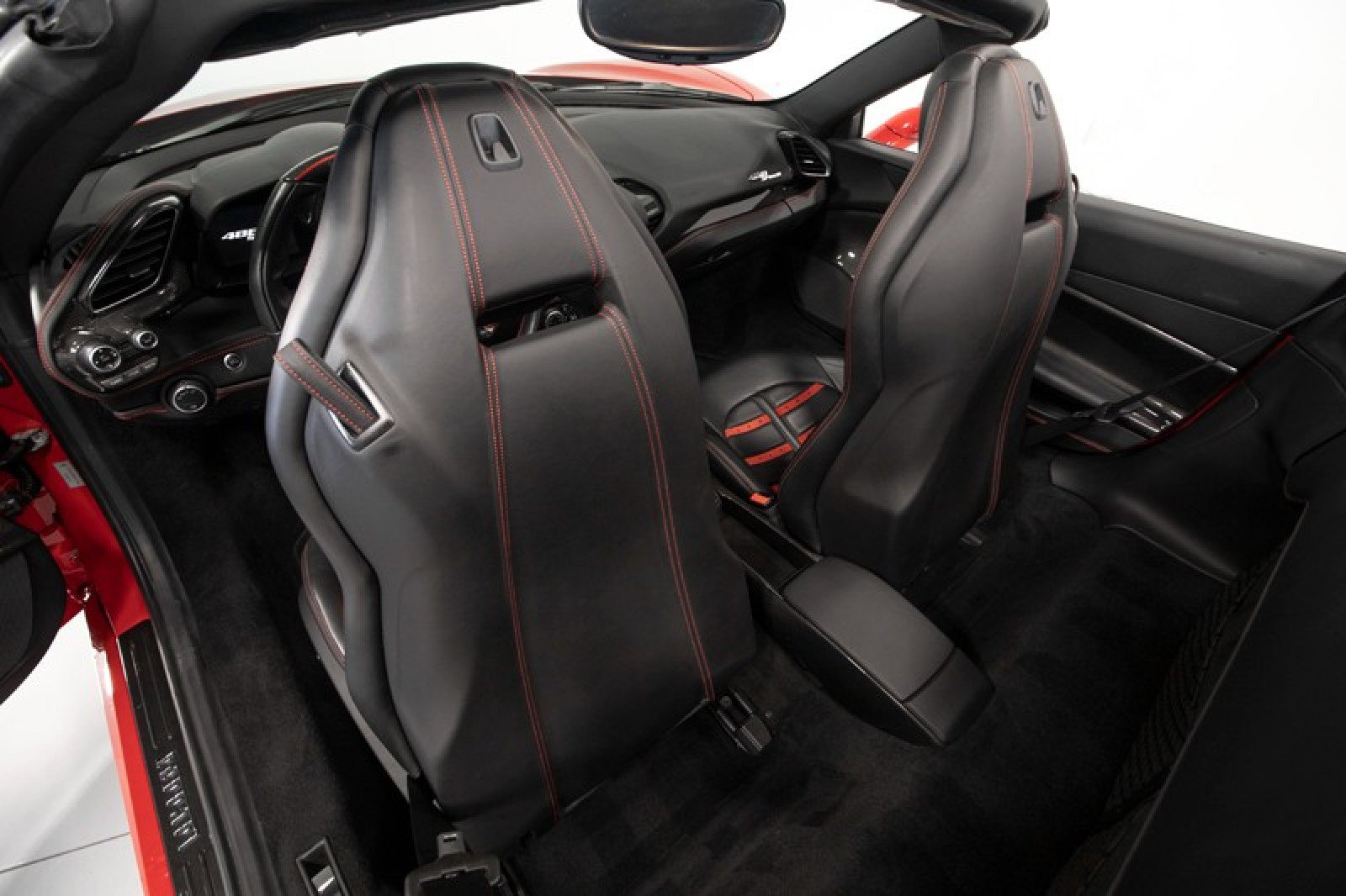 Used 2018 Ferrari 488 Spider image 50