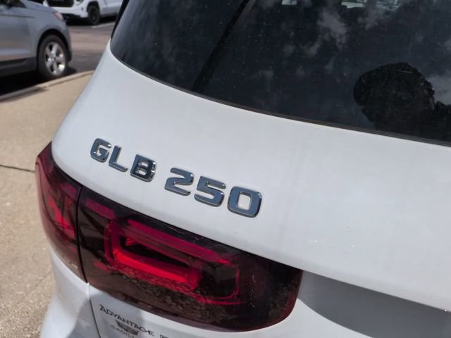 Used 2023 Mercedes-Benz GLB 250 4MATIC image 6