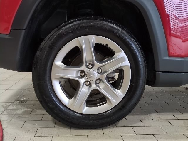 Used 2023 Jeep Compass Latitude w/ Convenience Group image 24