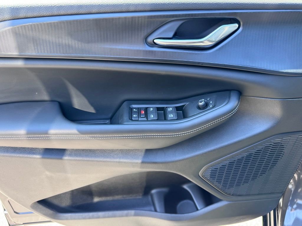 Used 2024 Jeep Grand Cherokee Altitude image 9