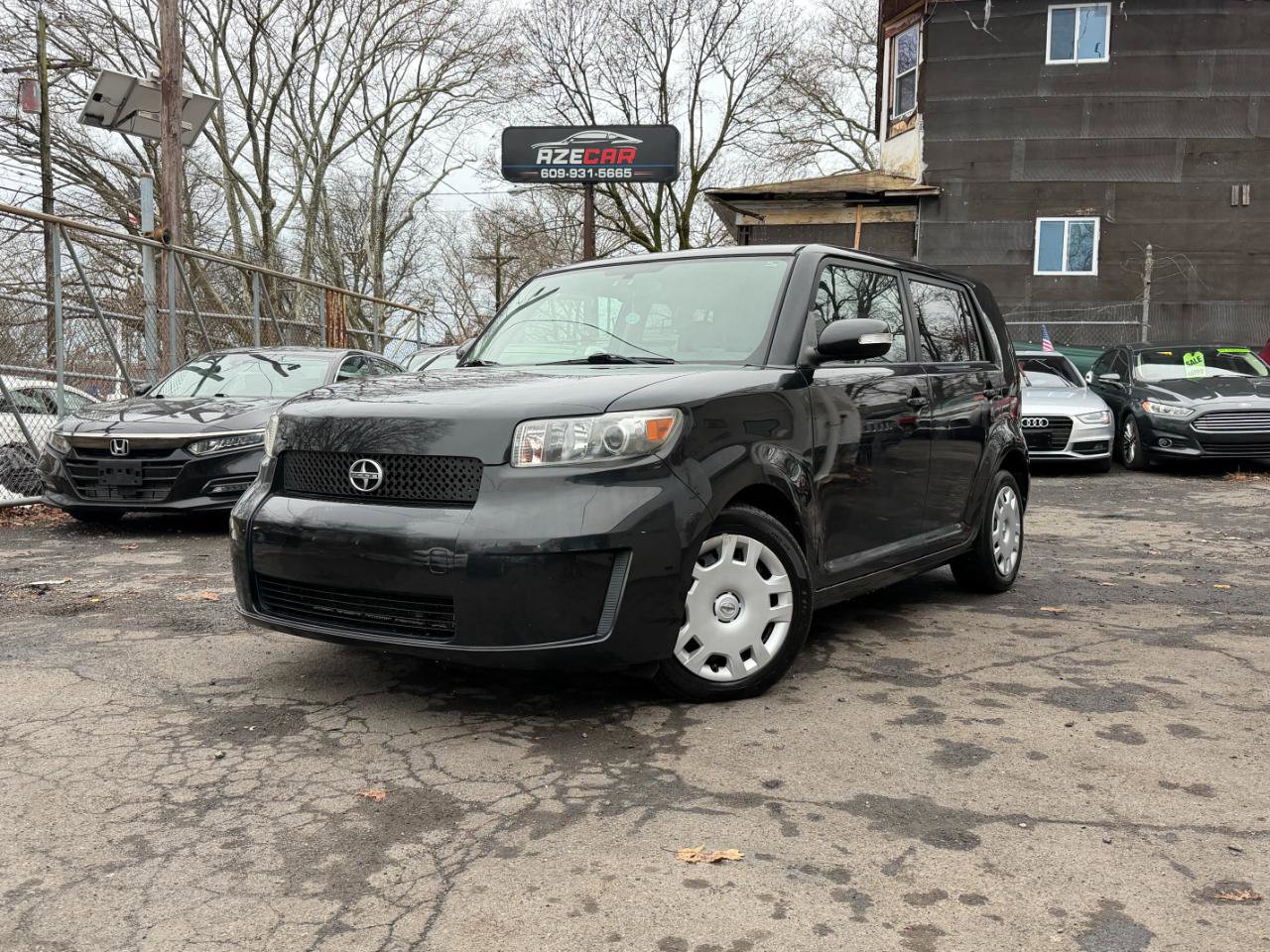 Used 2009 Scion xB image 2