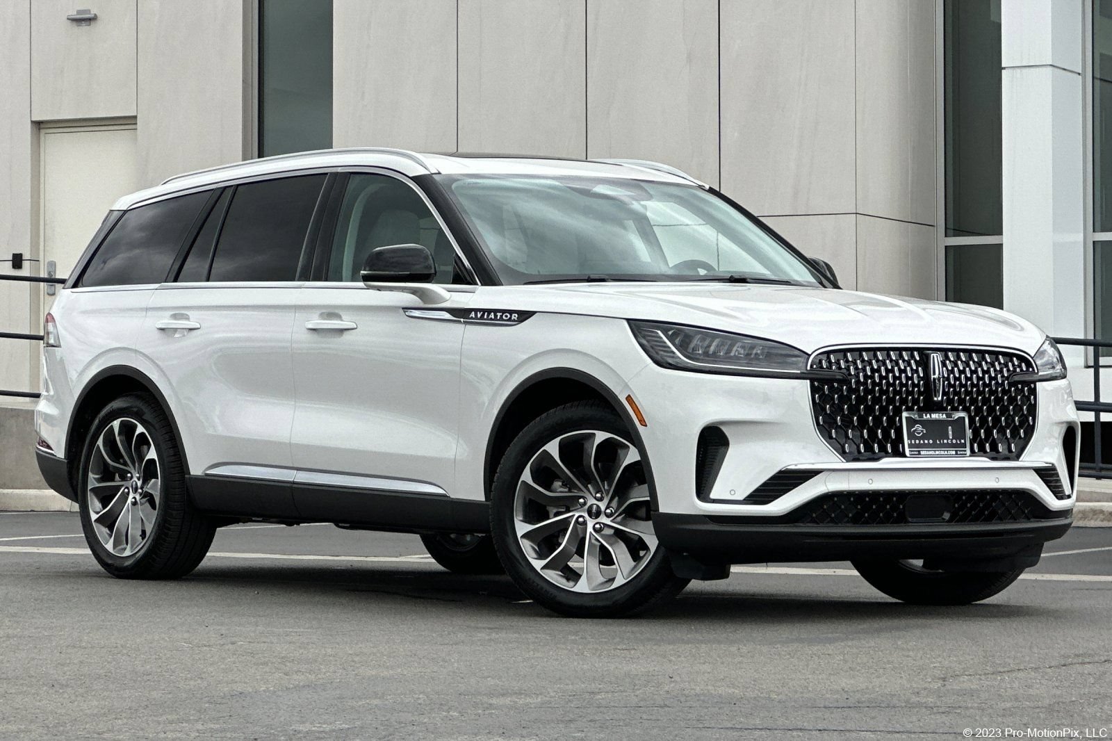 New 2026 Lincoln Aviator 2WD image 1