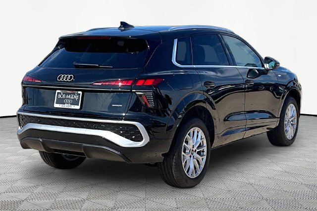 New 2026 Audi Q3 quattro 2.0T AWD/4WD image 2