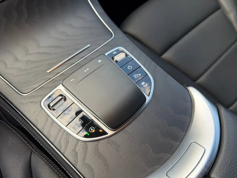 Used 2021 Mercedes-Benz GLC 300 4MATIC image 30