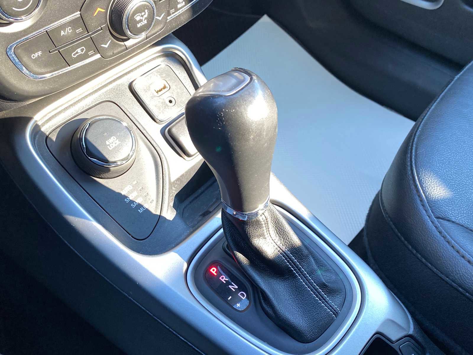 Used 2021 Jeep Compass Latitude AWD/4WD image 30