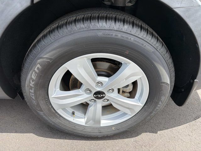 Used 2023 Kia Sorento LX FWD image 30