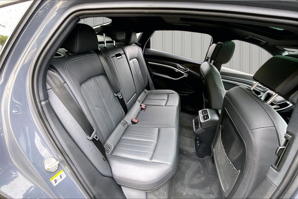 Used 2024 Audi Q8 e-tron Premium Plus w/ Premium Plus Package AWD/4WD image 25