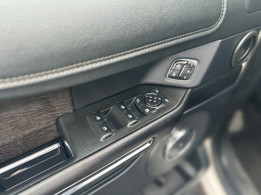 Used 2019 Ford Expedition Limited w/ Equipment Group 302A AWD/4WD image 15