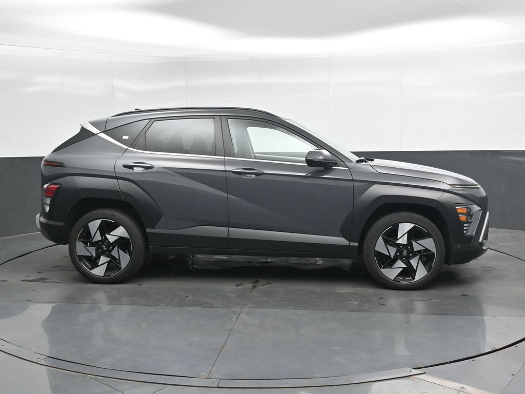 Certified 2025 Hyundai Kona Limited AWD/4WD image 4