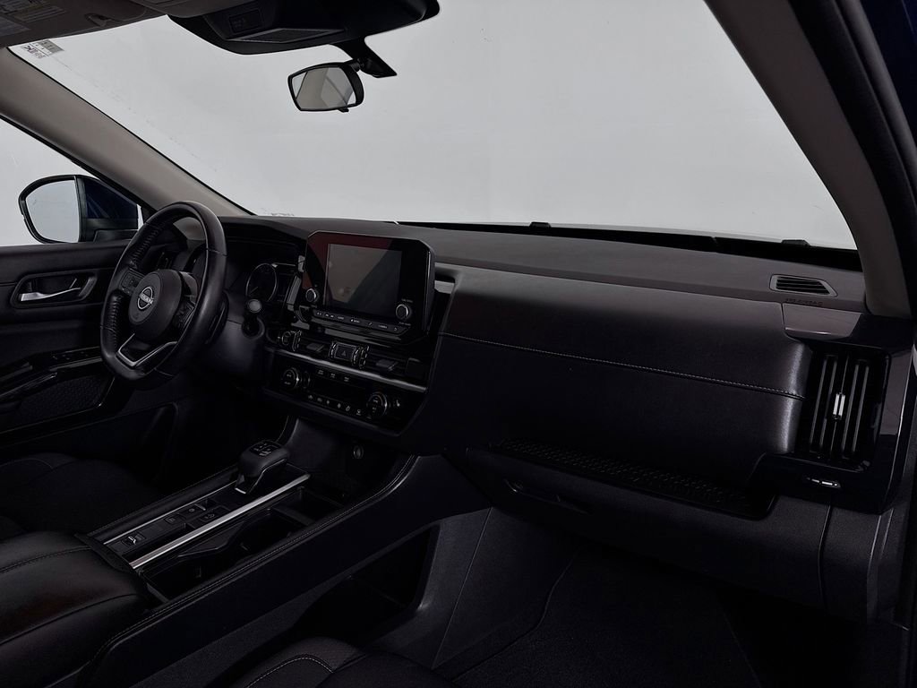 Used 2022 Nissan Pathfinder SV image 30