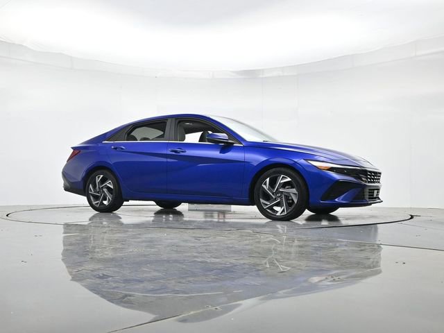 Used 2024 Hyundai Elantra Limited image 31