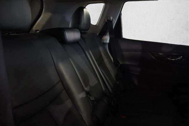 Used 2020 Nissan Rogue SL w/ Premium Package image 26