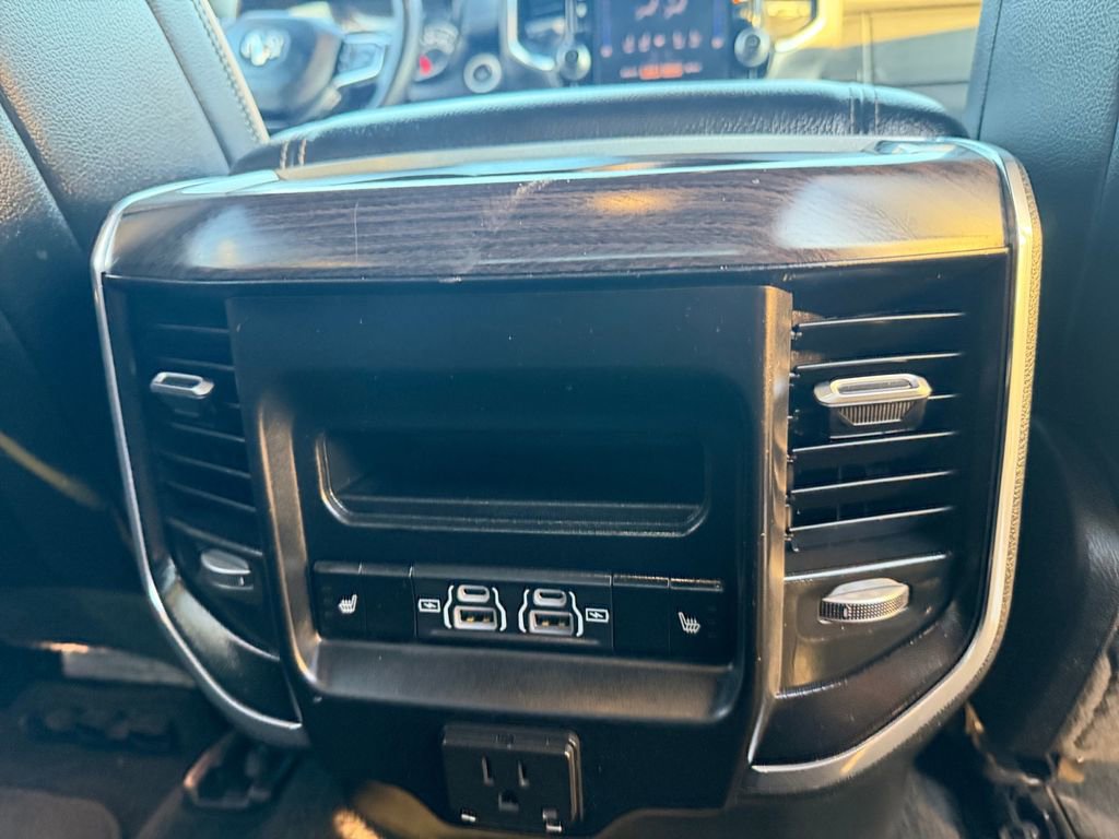 Used 2025 RAM 1500 Laramie AWD/4WD image 16