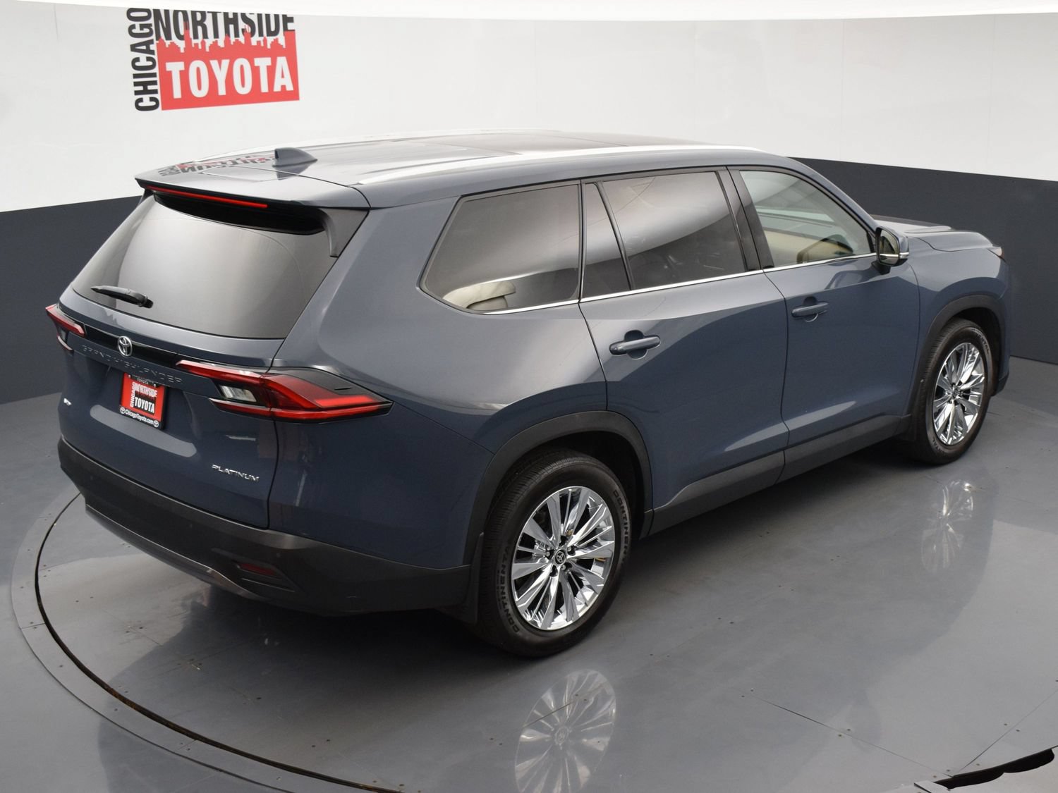 Used 2025 Toyota Grand Highlander AWD image 31