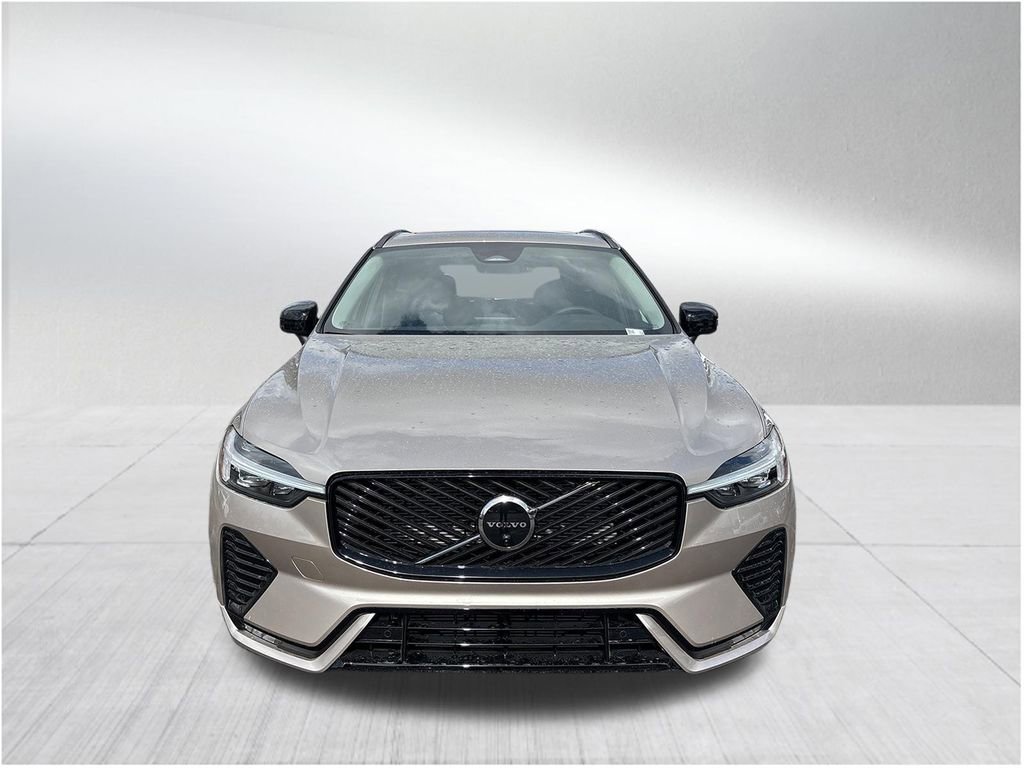 New 2026 Volvo XC60 B5 Plus image 2