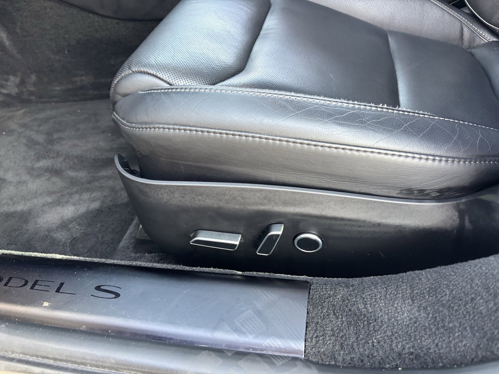 Used 2021 Tesla Model S Plaid image 18