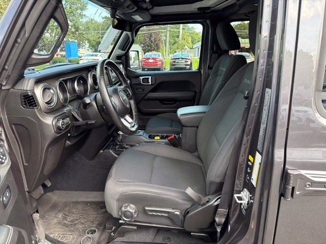 Used 2022 Jeep Gladiator Overland w/ LED Lighting Group AWD/4WD image 8