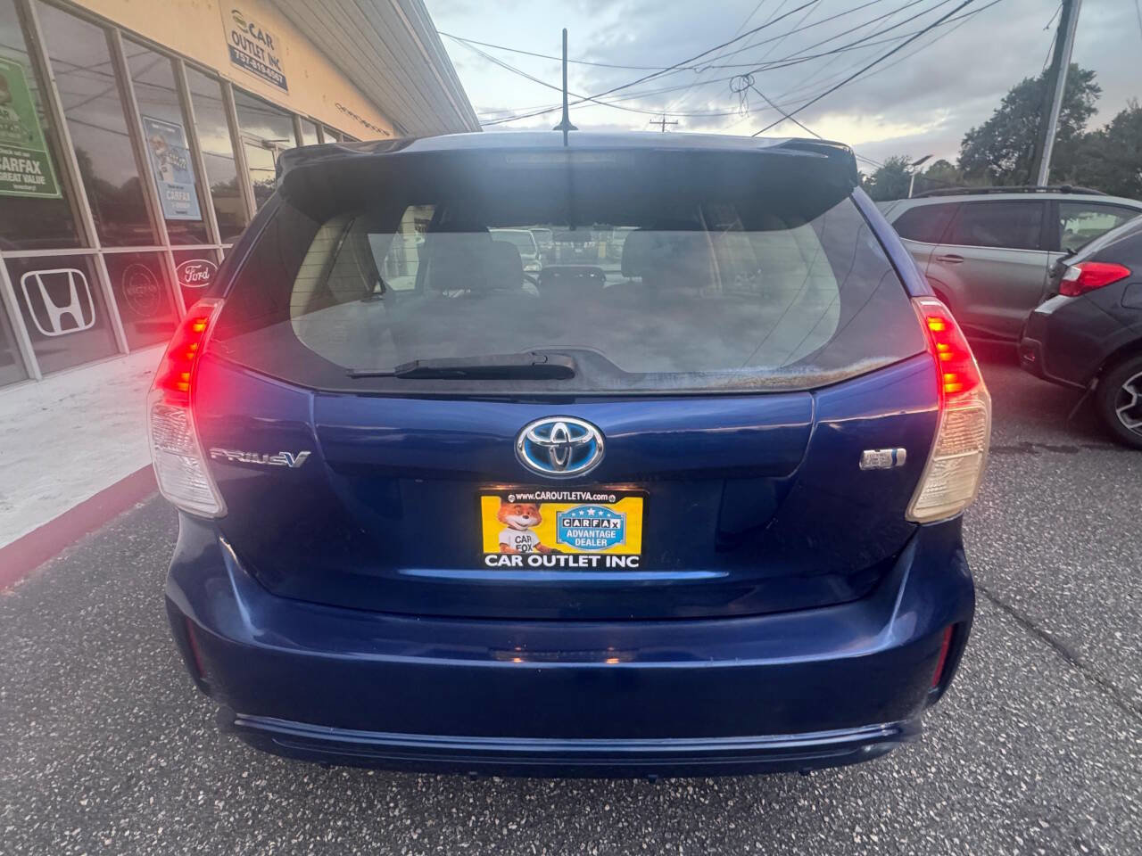 Used 2015 Toyota Prius V Five image 3