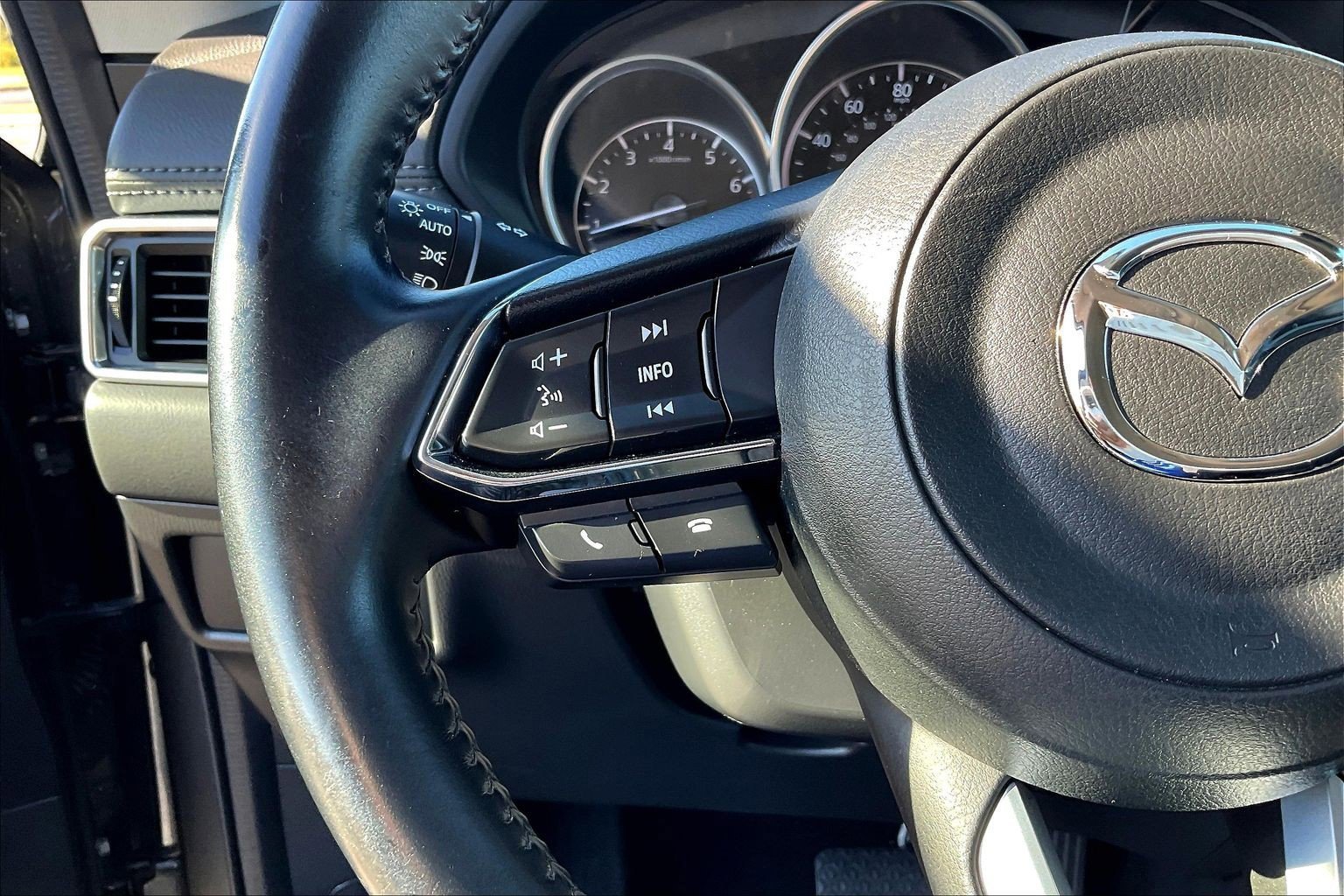 Used 2019 MAZDA CX-5 Touring image 19