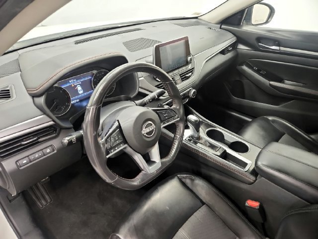 Used 2024 Nissan Altima 2.5 SR FWD image 13
