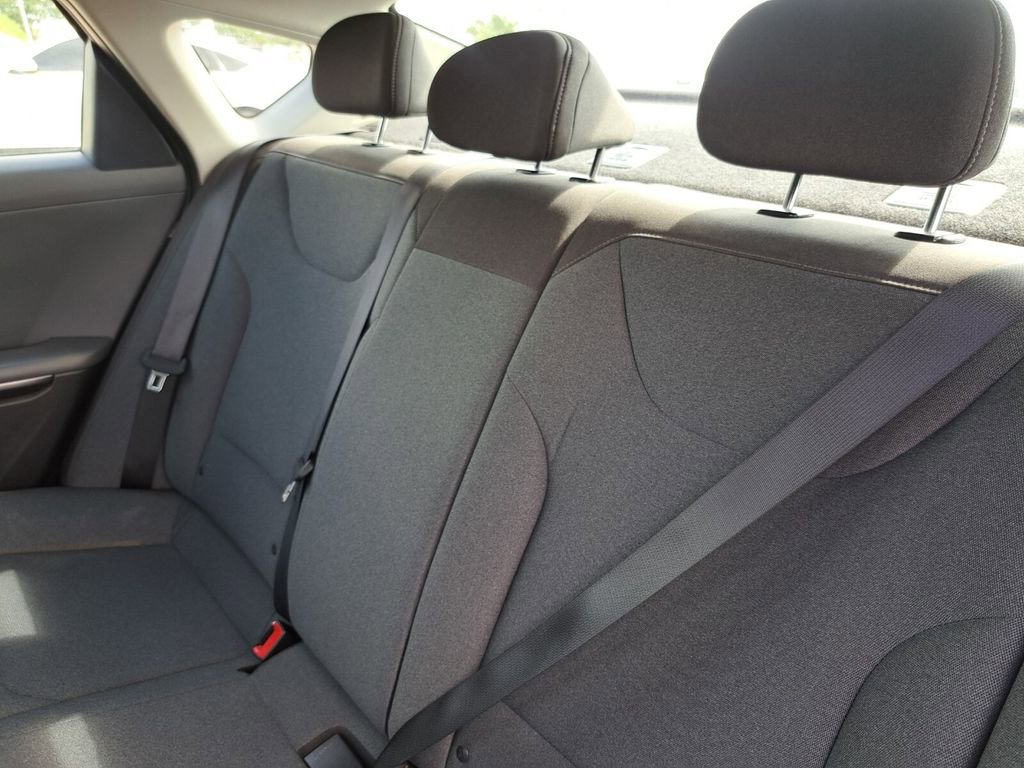 Used 2025 Kia K4 LXS image 23