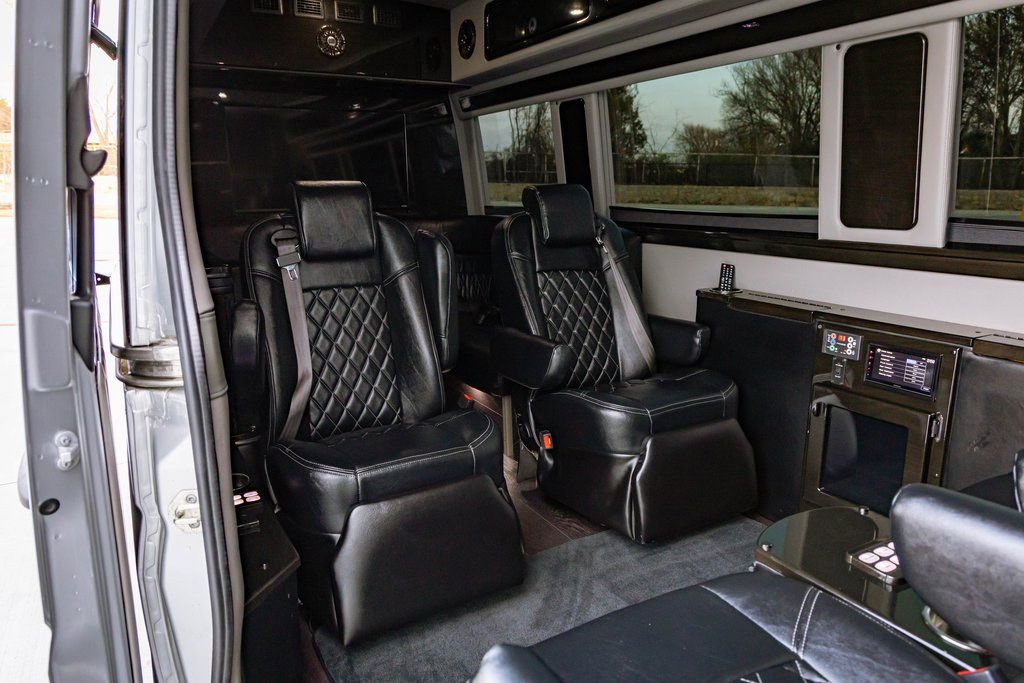 Used 2015 Mercedes-Benz Sprinter 2500 image 23