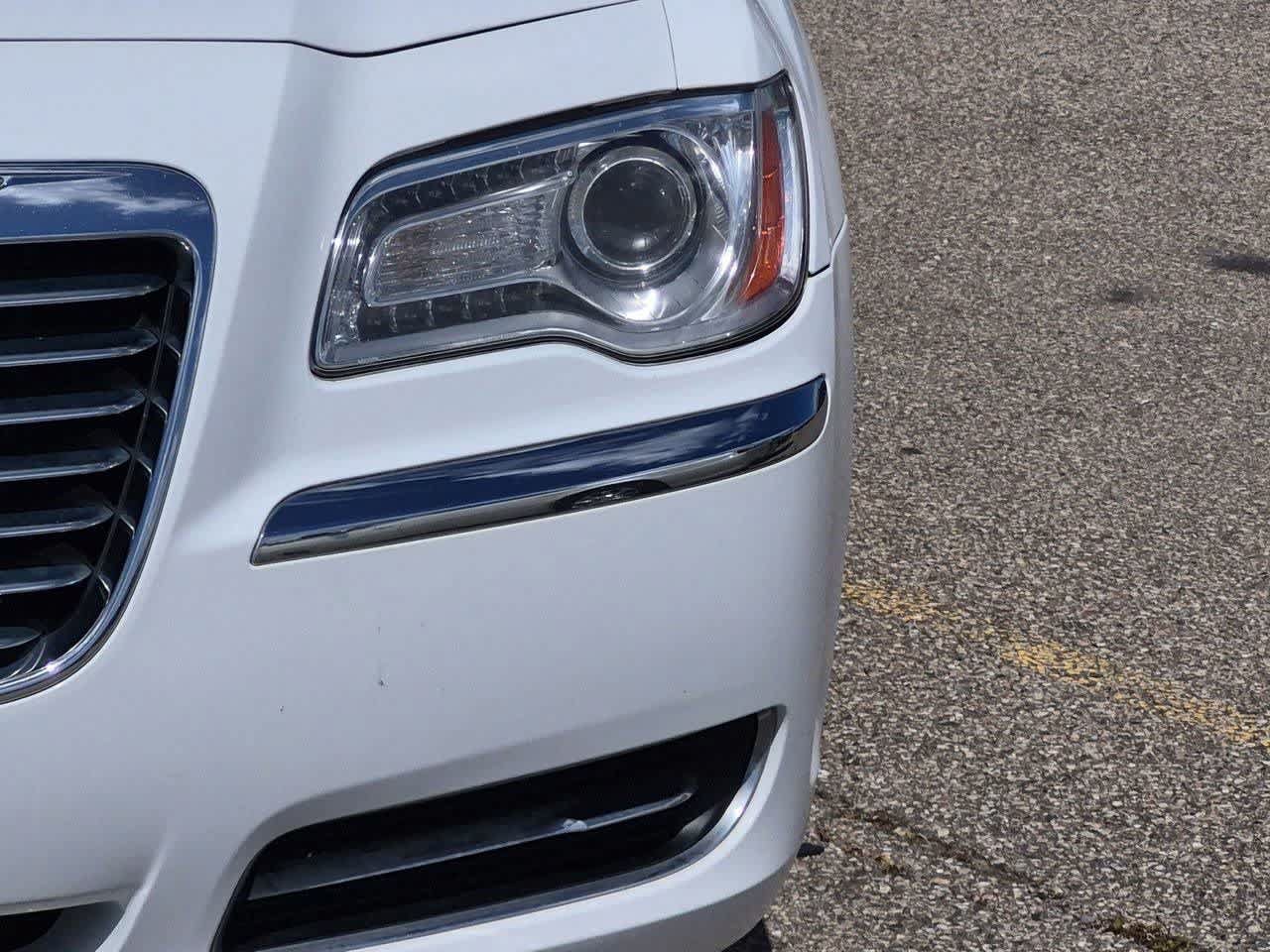 Used 2014 Chrysler 300 RWD image 10