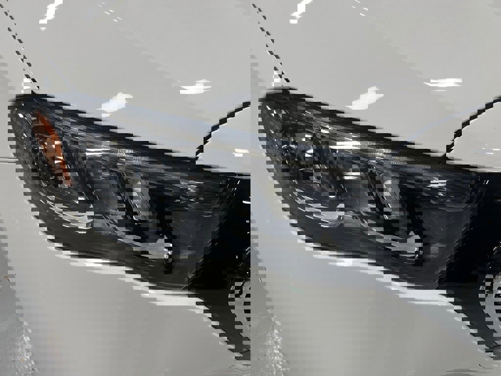 Used 2025 Mercedes-Benz E 350 4MATIC Sedan image 10