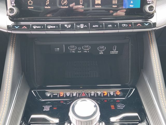 New 2026 Jeep Grand Wagoneer Summit AWD/4WD image 14
