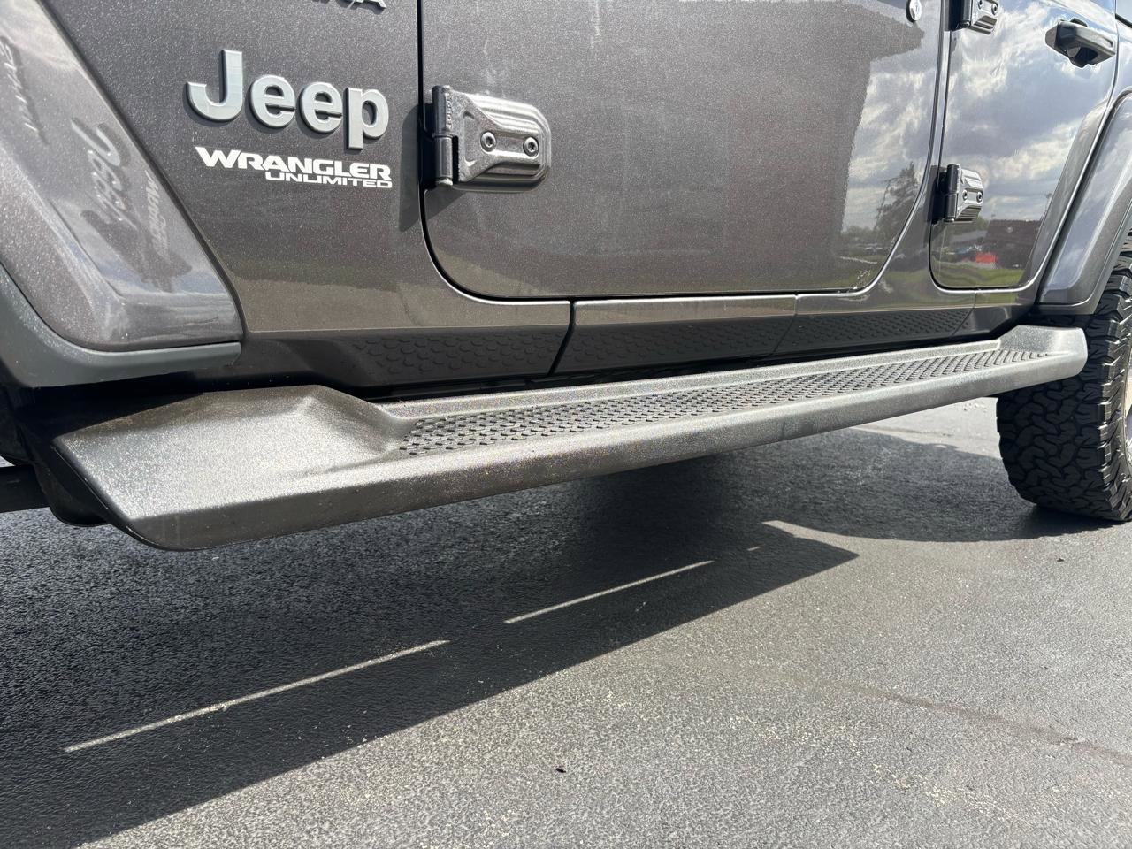 Used 2018 Jeep Wrangler Unlimited Sahara AWD/4WD image 33