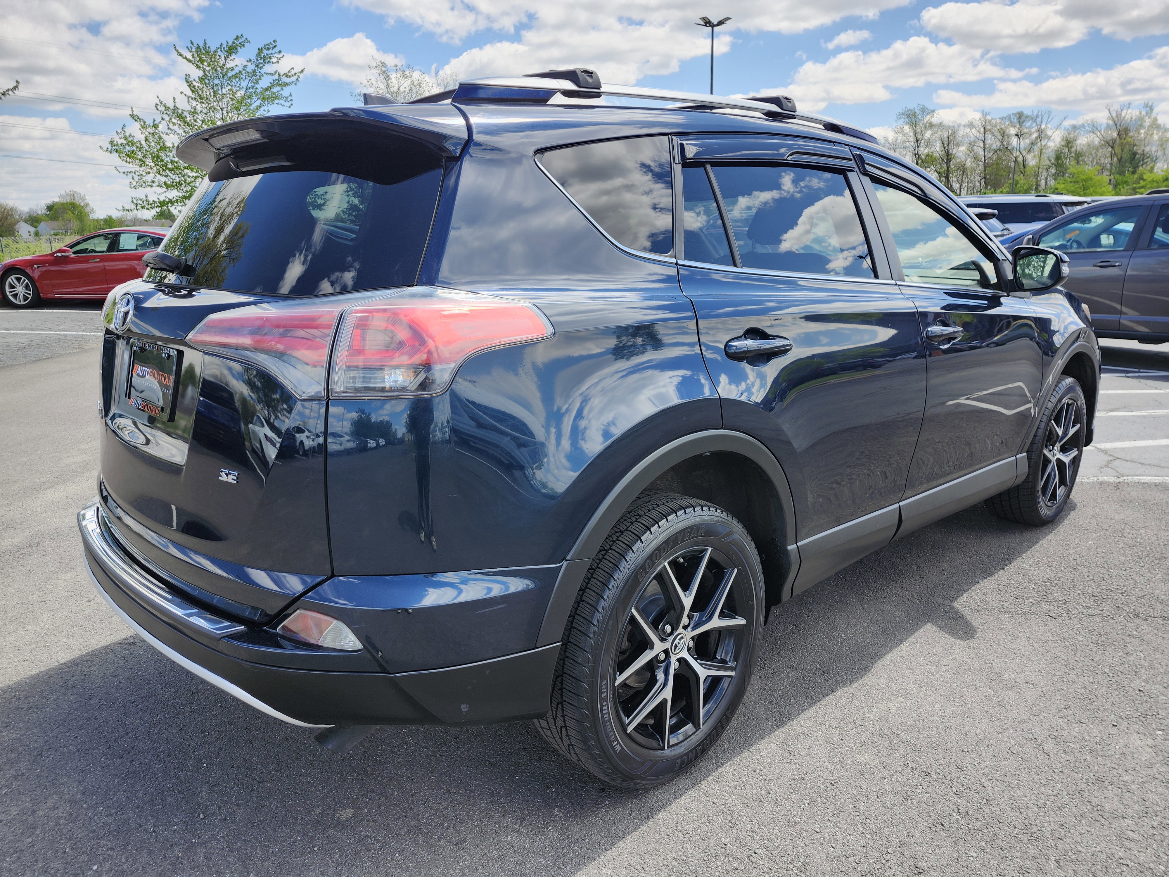 Used 2017 Toyota RAV4 SE FWD image 17