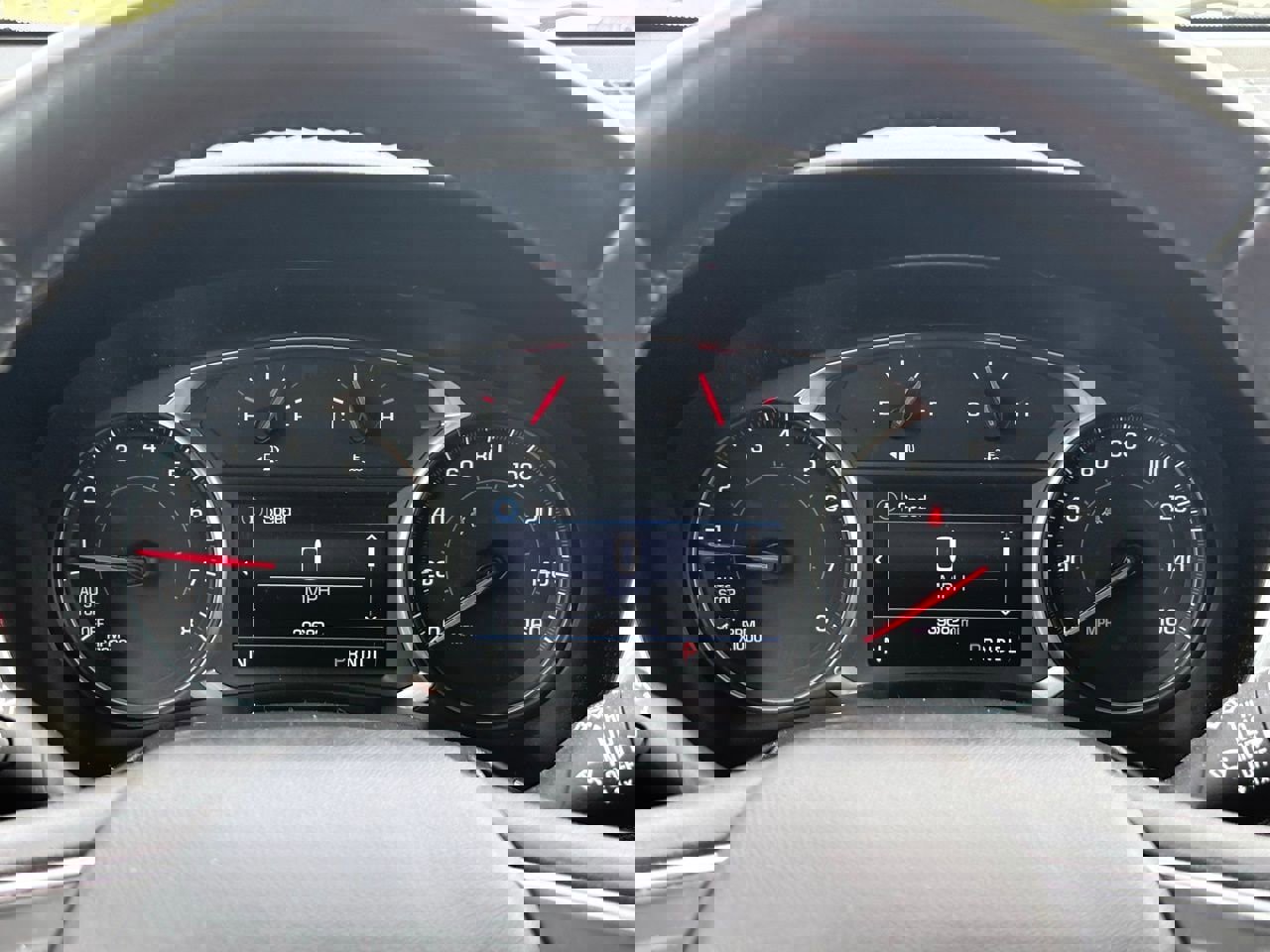 Used 2019 Chevrolet Equinox LT w/ Driver Convenience Package image 8