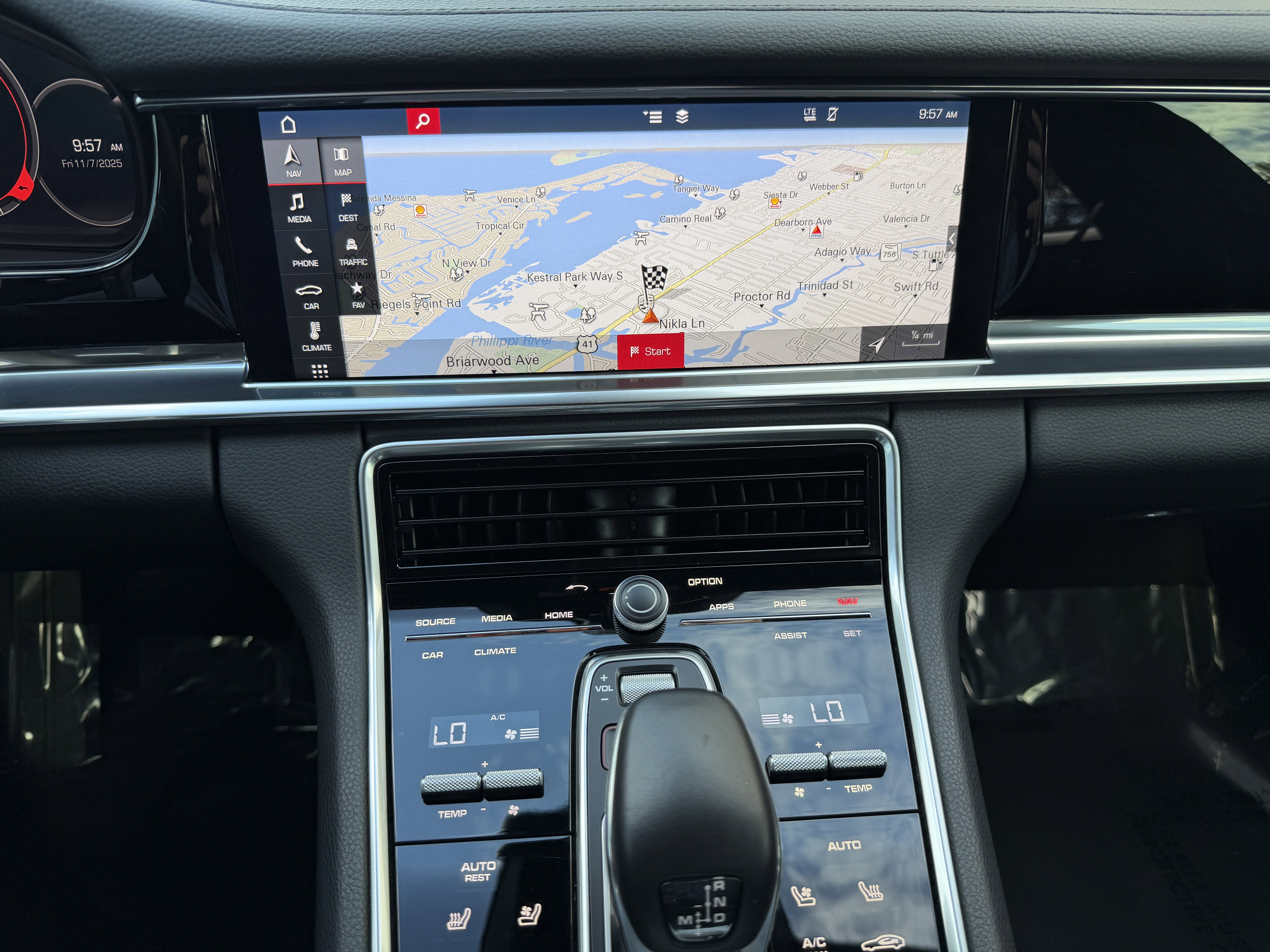 Certified 2020 Porsche Panamera image 30