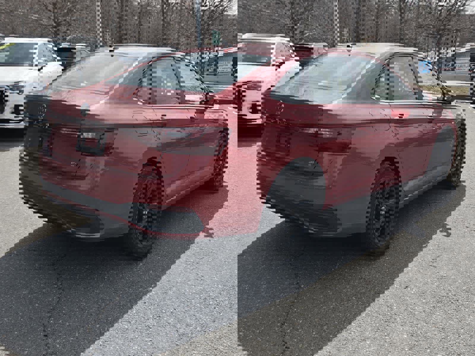 Certified 2025 Volkswagen Jetta SE w/ Sunroof Package image 13