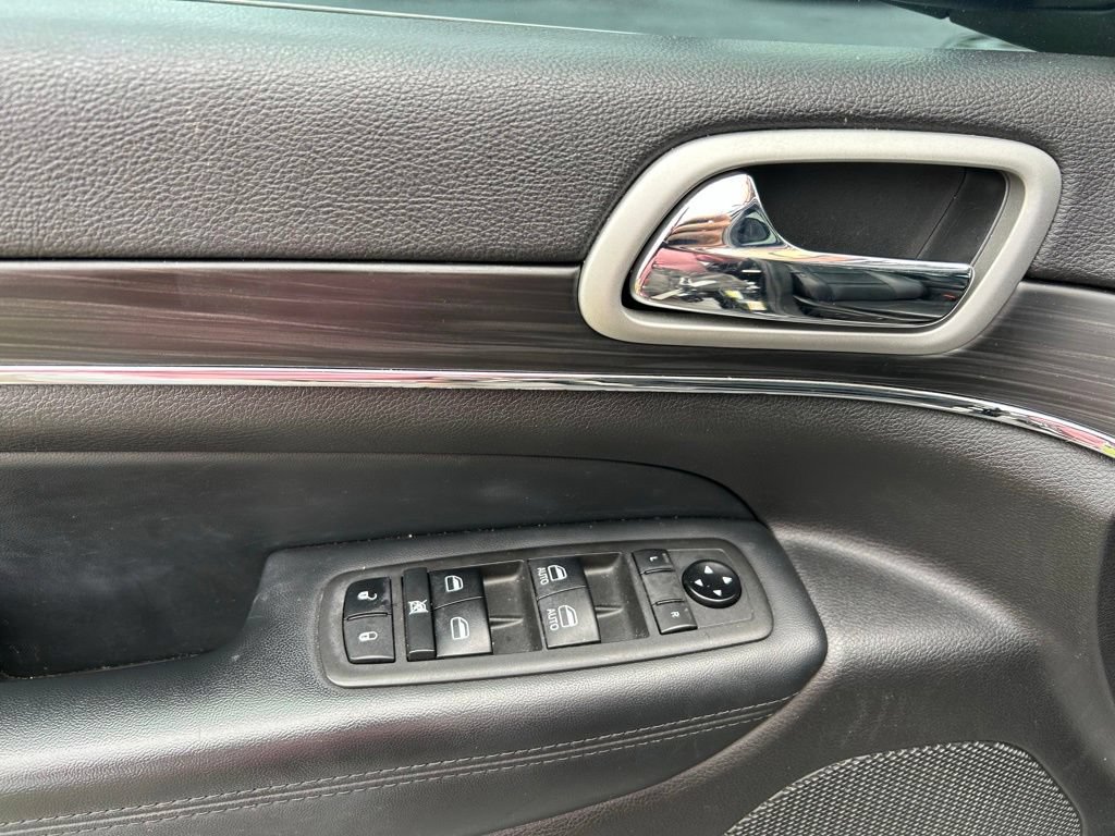 Used 2021 Jeep Grand Cherokee Limited w/ Luxury Group II RWD image 18