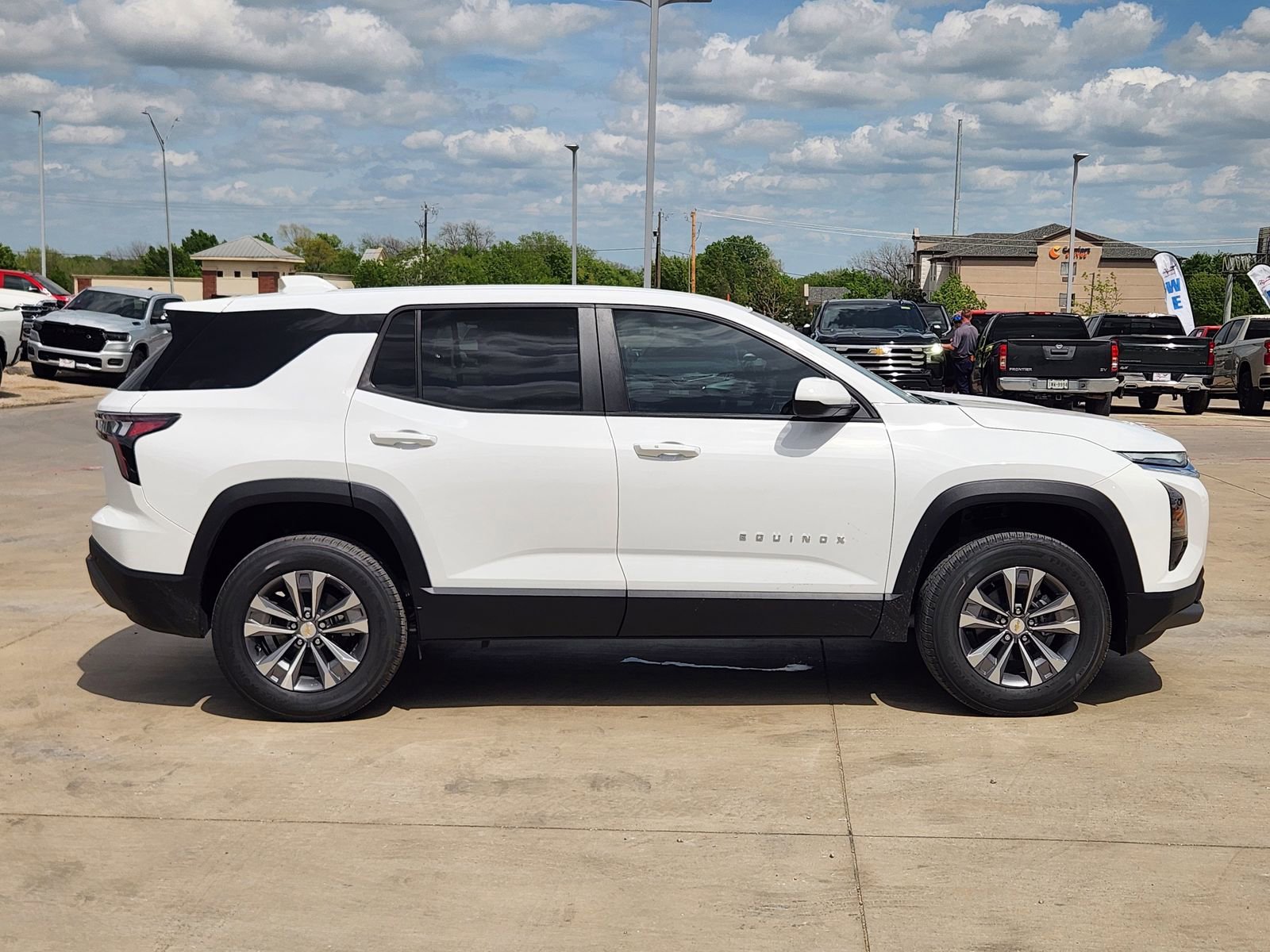 New 2026 Chevrolet Equinox LT image 7