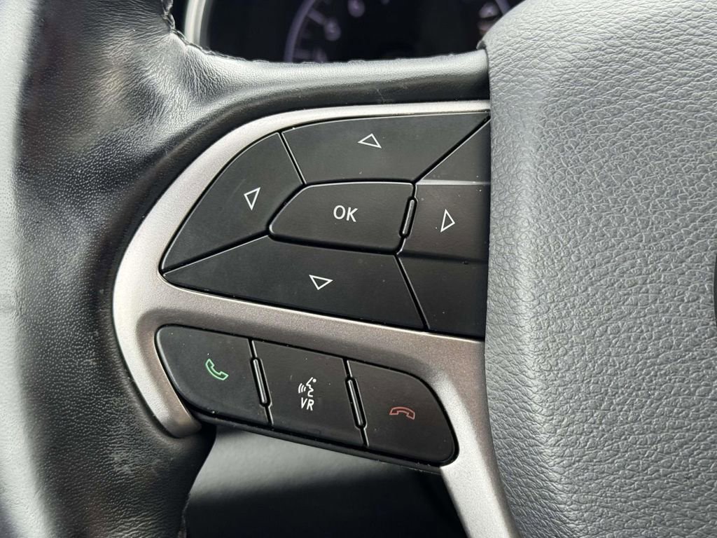 Used 2020 Jeep Grand Cherokee Altitude image 18