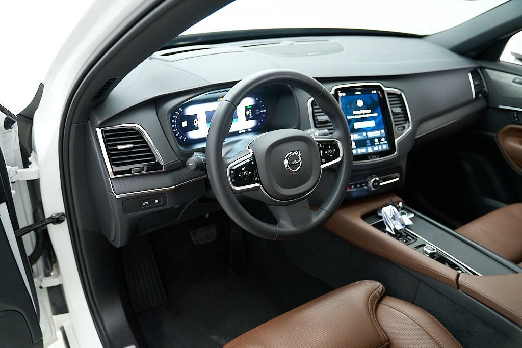 Certified 2024 Volvo XC90 T8 Ultimate AWD/4WD image 19