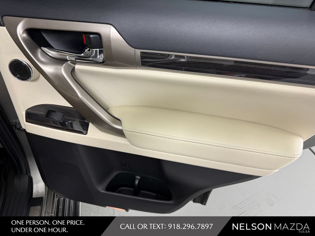 Used 2020 Lexus GX 460 Luxury w/ Luxury Sport Package AWD/4WD image 44