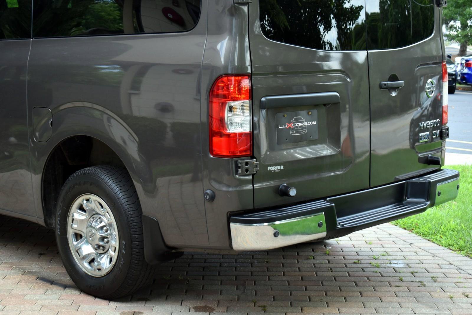 Used 2016 Nissan NV 3500 SV w/ SV Technology Package image 9