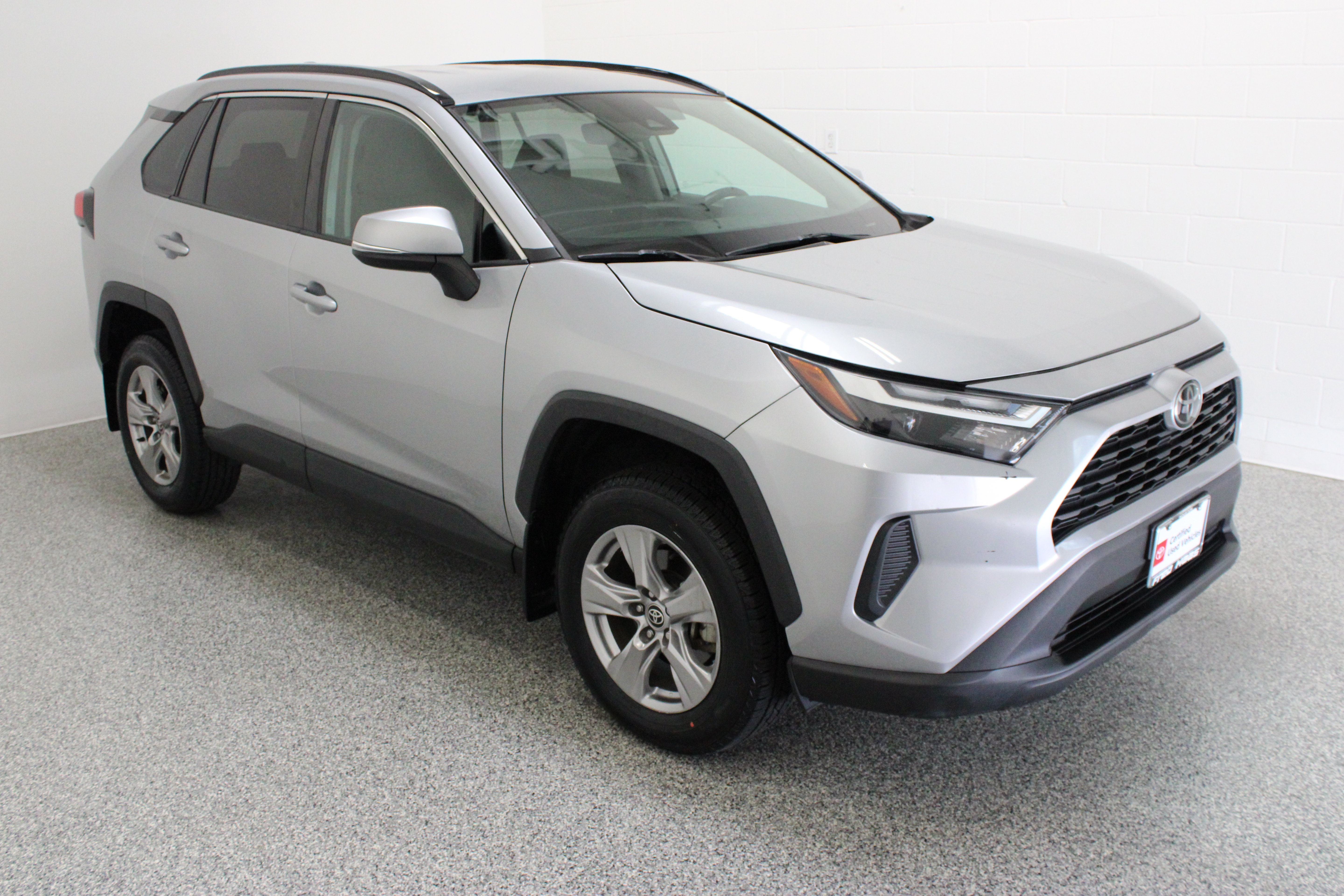 Used 2022 Toyota RAV4 XLE AWD/4WD image 4