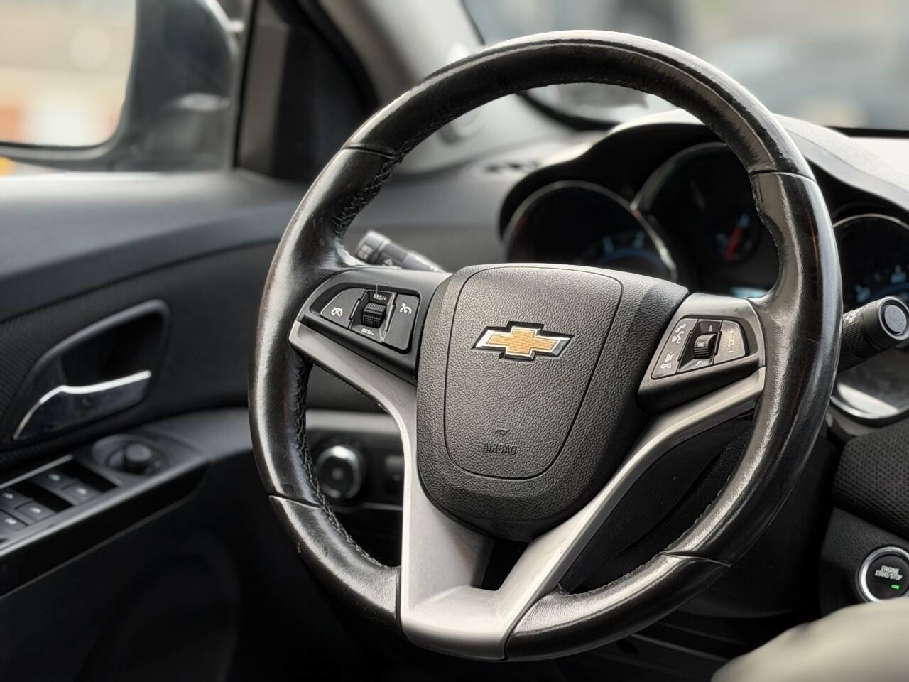 Used 2014 Chevrolet Cruze LTZ w/ RS Package FWD image 16