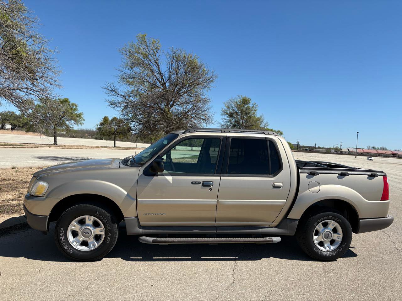 Used 2001 Ford Explorer Sport Trac 2WD image 7