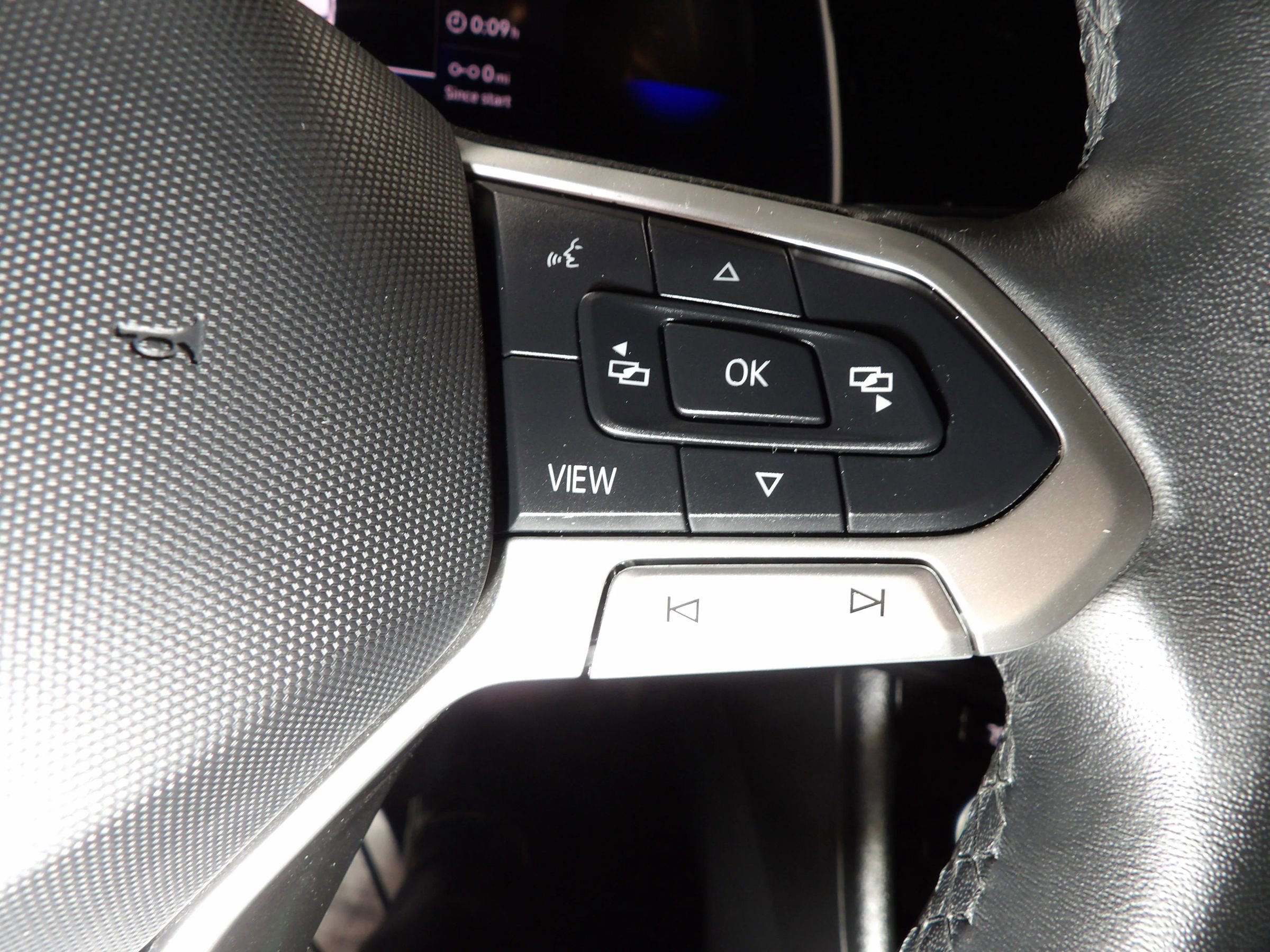 Used 2024 Volkswagen Jetta SE FWD image 18