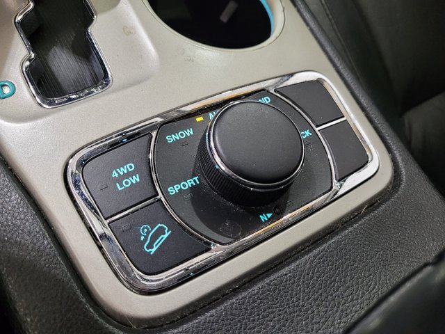 Used 2012 Jeep Grand Cherokee Altitude image 36