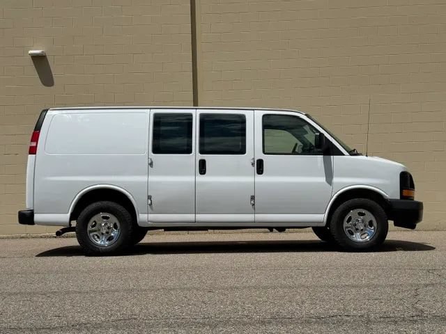 Used 2007 Chevrolet Express 1500 RWD image 3