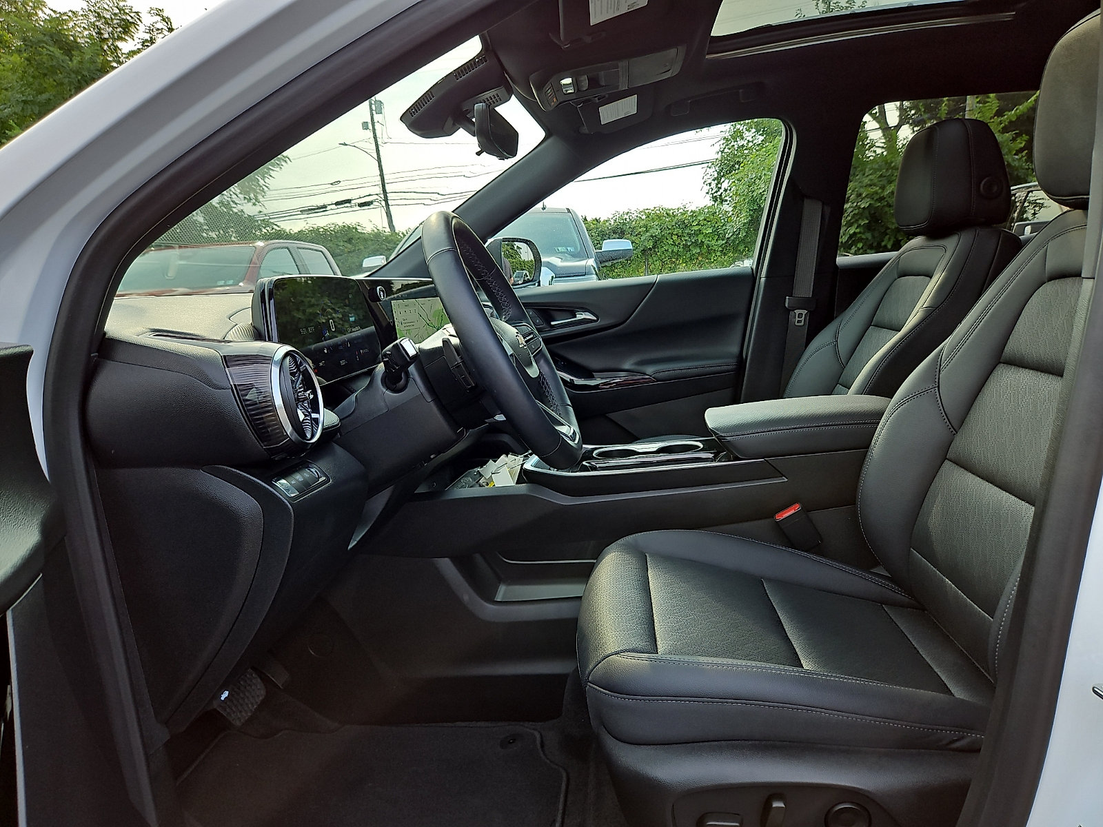Certified 2025 Chevrolet Equinox LT w/ Convenience Package II AWD/4WD image 13