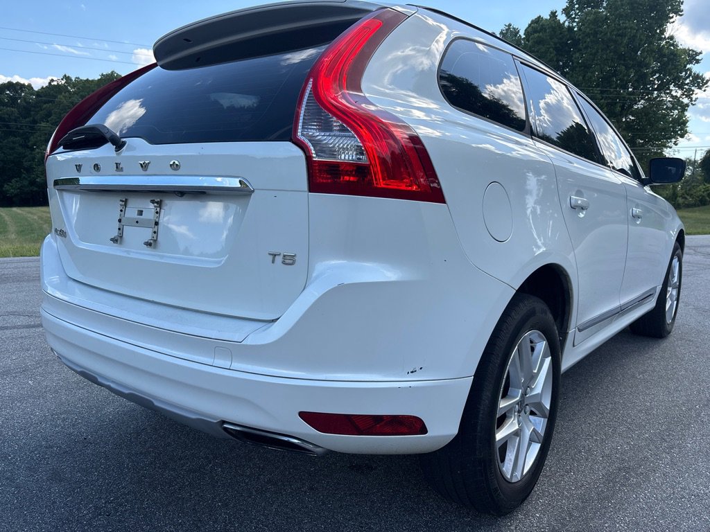 Used 2017 Volvo XC60 T5 FWD image 5