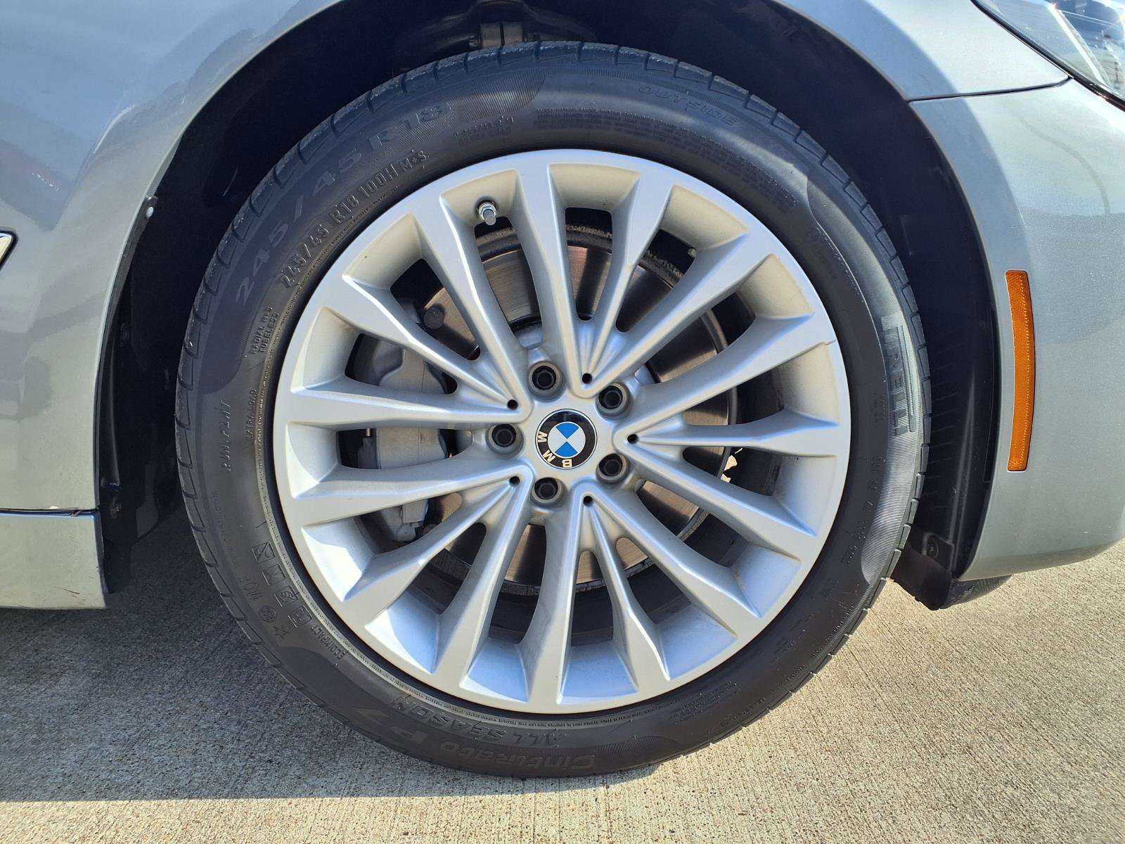 Used 2023 BMW 530i w/ Convenience Package image 7