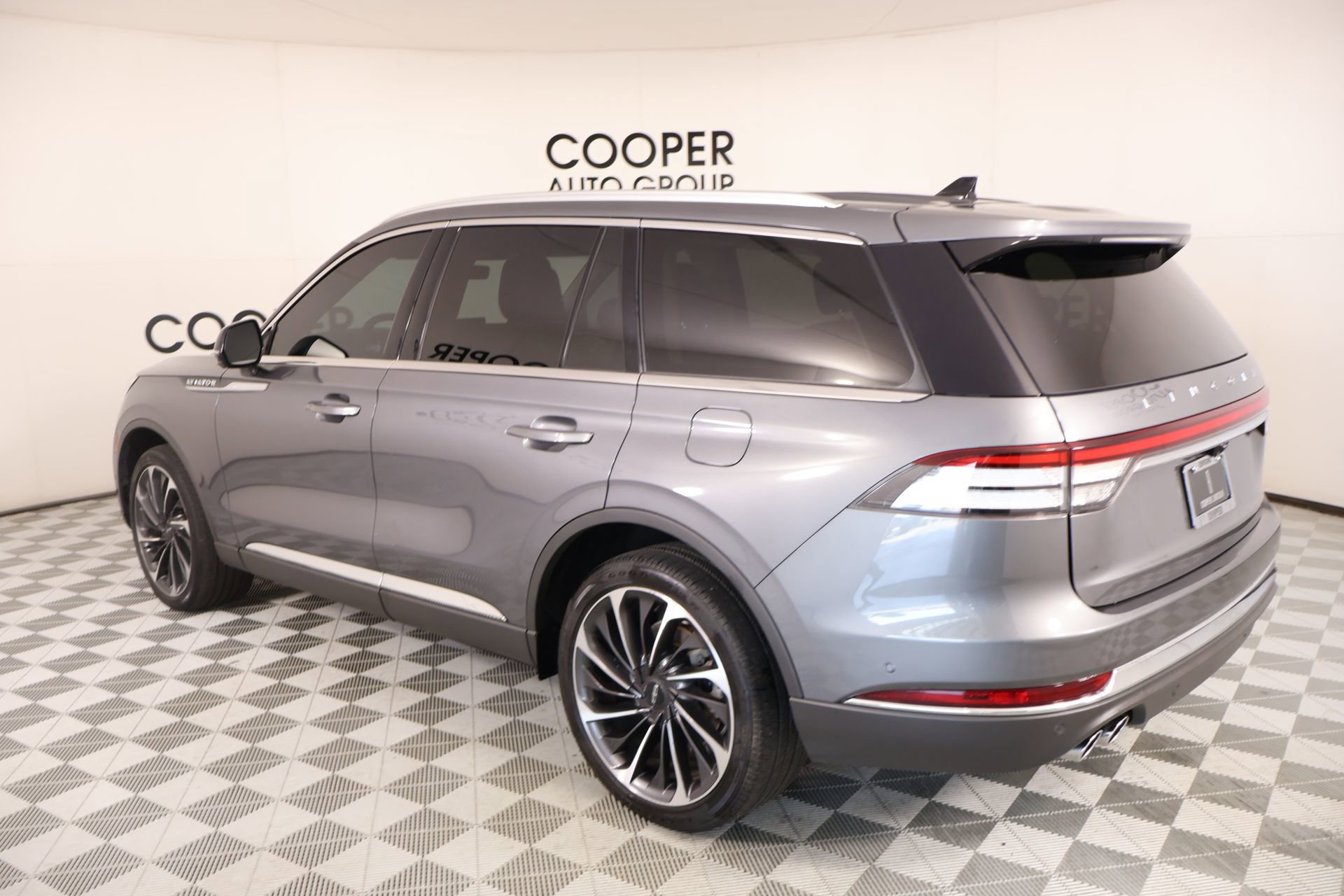 Used 2024 Lincoln Aviator Reserve w/ Equipment Group 201A image 24
